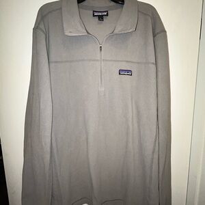 Men’s or Unisex Lightweight Patagonia Light Gray Fleece Pullover, Size Large